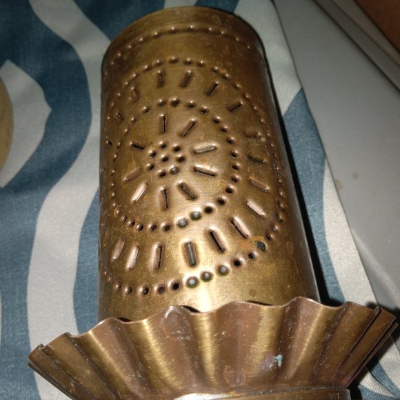 Primitive lights - Picture 2 of 5